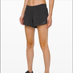 Lululemon Hotty Hot Black 2.5” Shorts